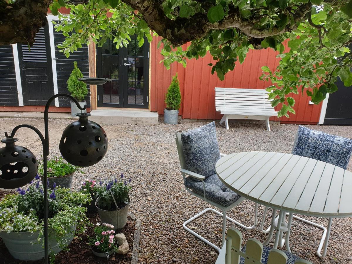 Gardshus Med Spabad Utomhus Vadstena Eksteriør bilde